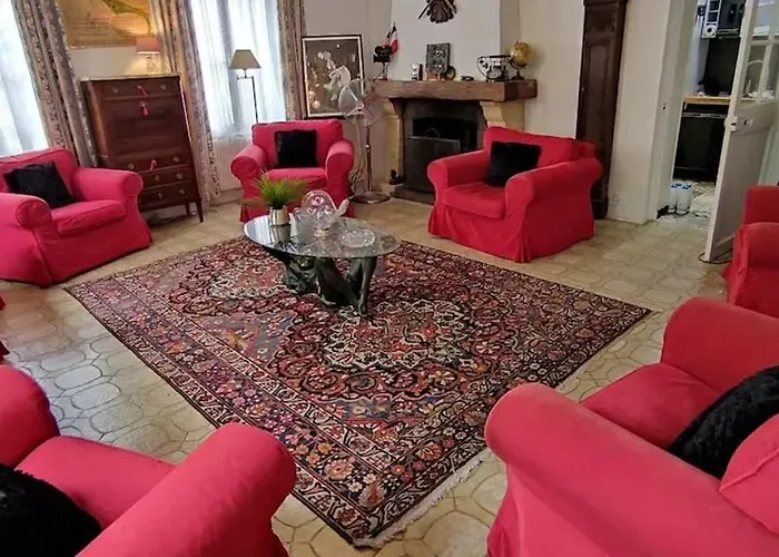 Maison Spacieuse Avec Jardin A Cabourg, 250 M² *