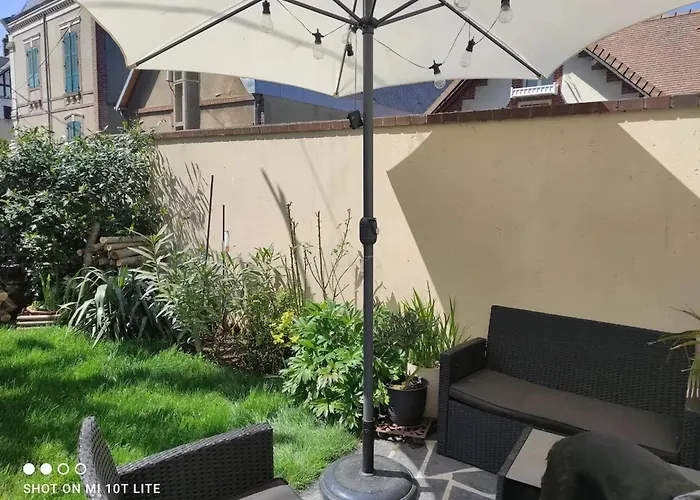 Maison Spacieuse Avec Jardin A Cabourg, 250 M² Кабур