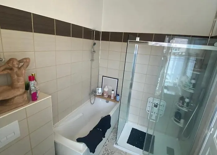 Дом отдыха Maison Spacieuse Avec Jardin A Cabourg, 250 M² *