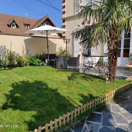 Maison spacieuse avec jardin à Cabourg, 250 m² 4*