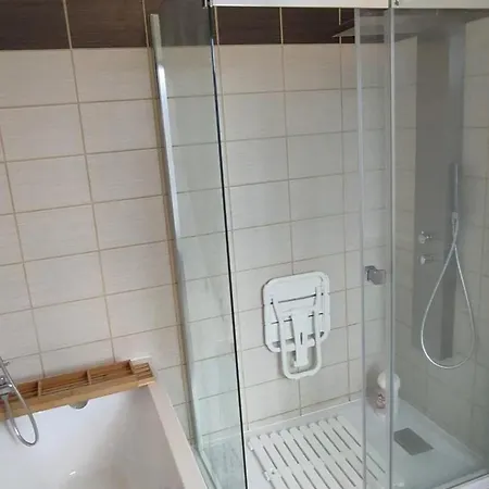 Tatil Evi Maison Spacieuse Avec Jardin A Cabourg, 250 M² *