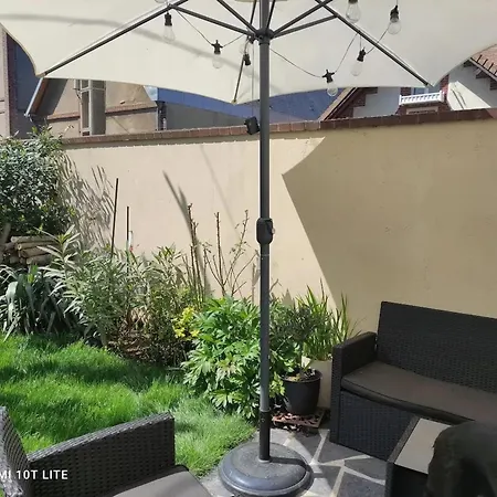 Maison Spacieuse Avec Jardin A Cabourg, 250 M² קאבורג