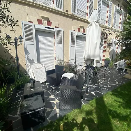 Tatil Evi Maison Spacieuse Avec Jardin A Cabourg, 250 M² Cabourg