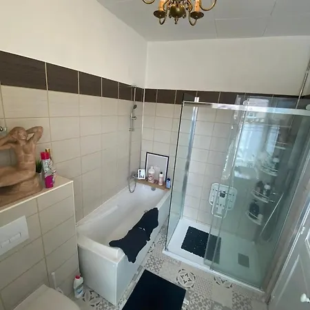 Tatil Evi Maison Spacieuse Avec Jardin A Cabourg, 250 M² *