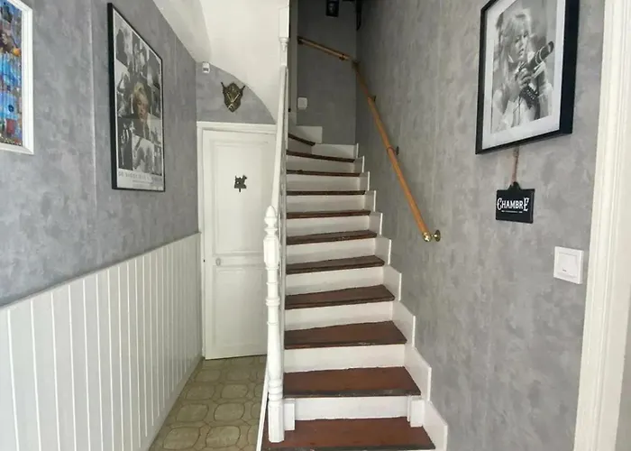 Maison Spacieuse Avec Jardin A Cabourg, 250 M² בית נופש קאבורג