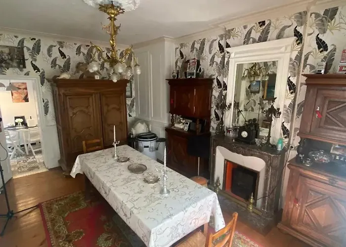 Maison Spacieuse Avec Jardin A Cabourg, 250 M²